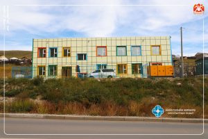 Чингэлтэй дүүргийн 16 дугаар хорооны нутаг дэвсгэрт баригдсан 100 ортой цэцэрлэгийн барилга угсралтын ажил дууслаа.